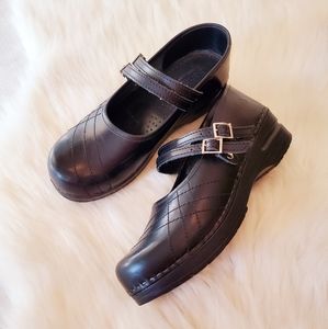 Sanita Clogs
